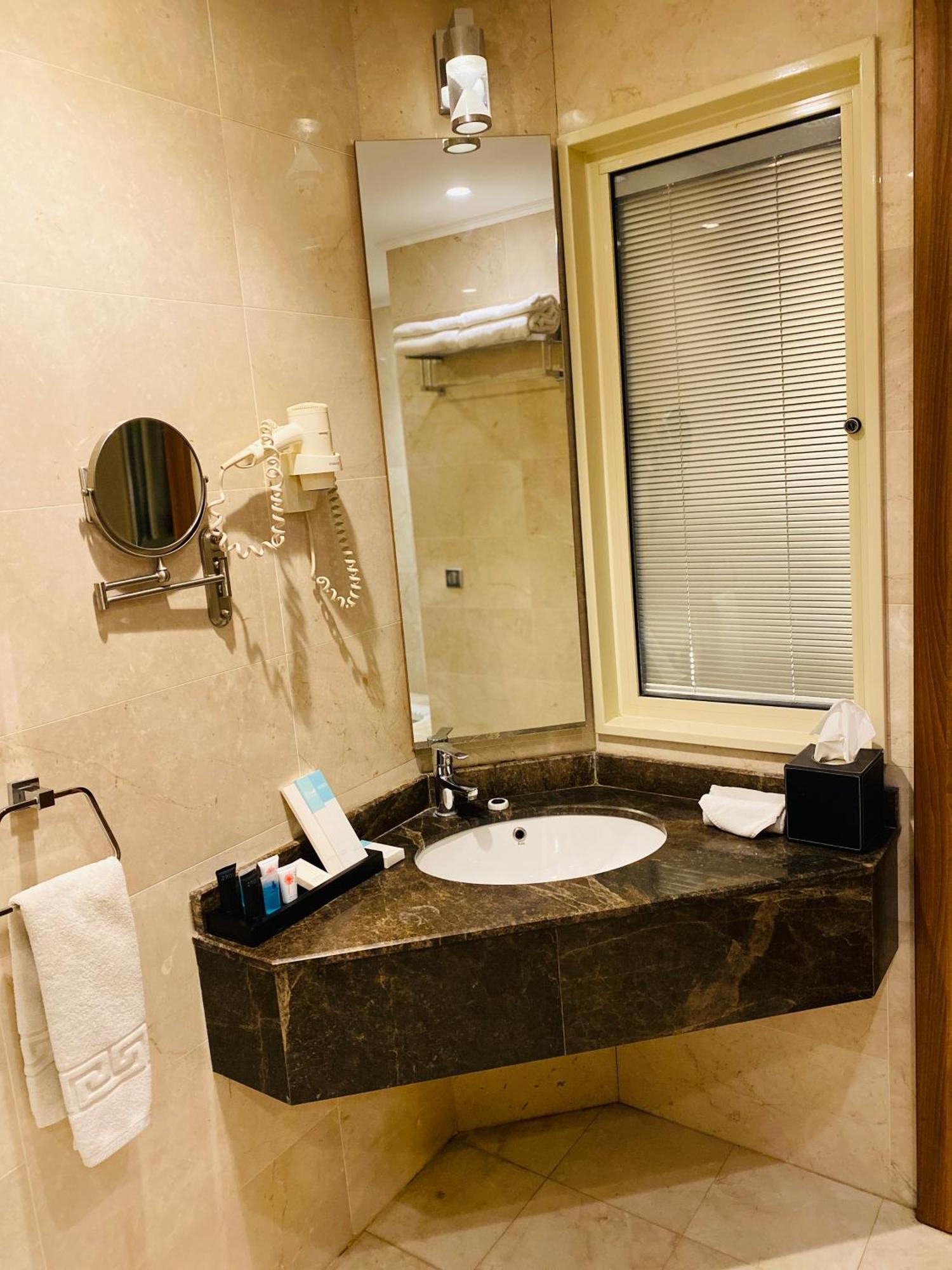 Karbala Rayhaan Hotel & Suites Bagian luar foto